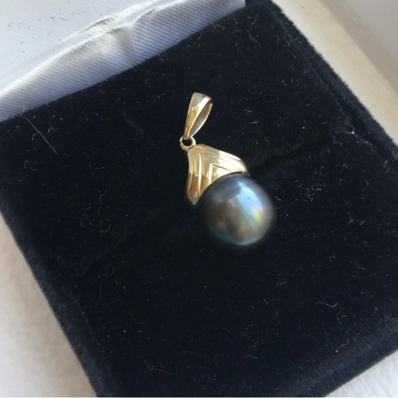 14k Gold Tahitian Pearl Pendant